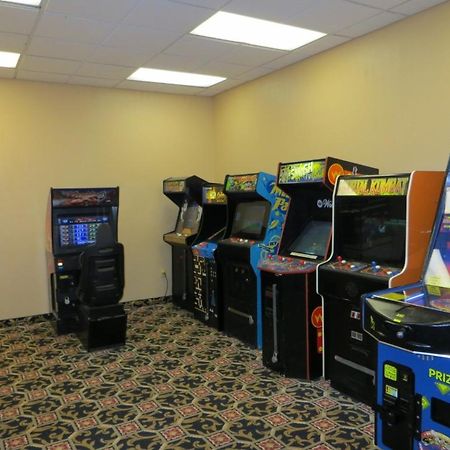 Howard Johnson Grand Forks Buitenkant foto