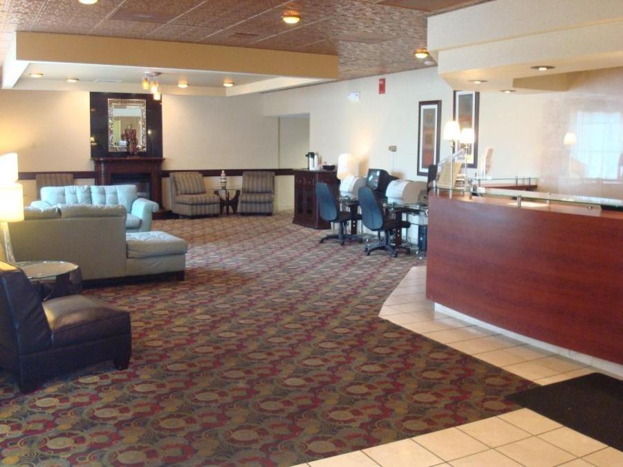 Howard Johnson Grand Forks Buitenkant foto