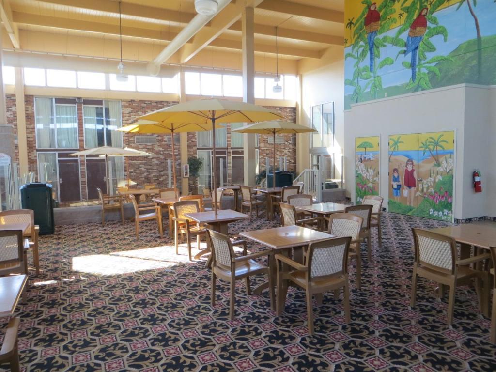 Howard Johnson Grand Forks Buitenkant foto