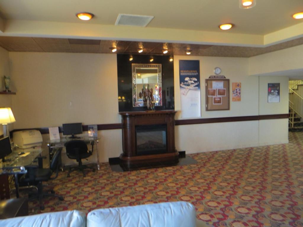 Howard Johnson Grand Forks Buitenkant foto