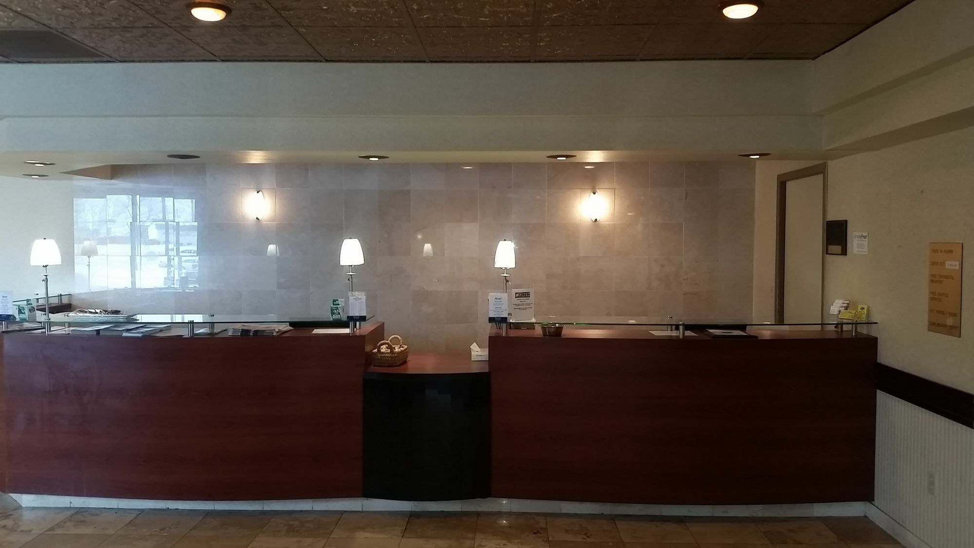 Howard Johnson Grand Forks Buitenkant foto
